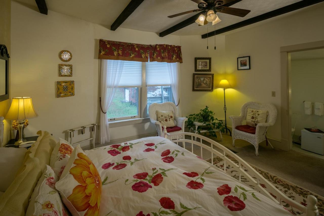 Taylor House Inn バナー・エルク エクステリア 写真
