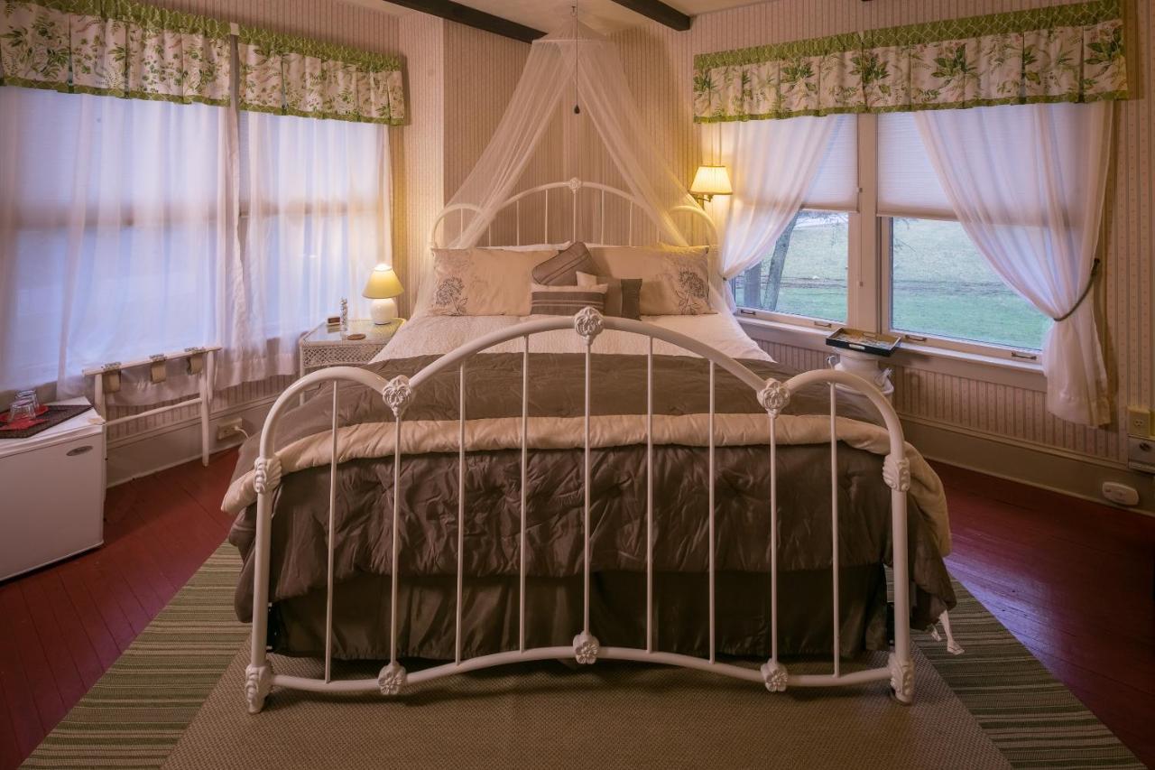 Taylor House Inn バナー・エルク エクステリア 写真