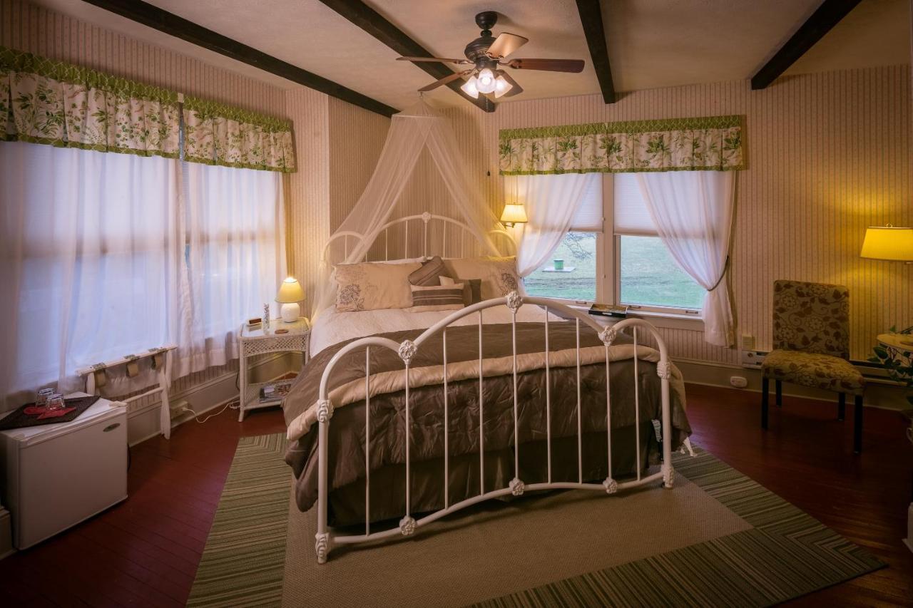 Taylor House Inn バナー・エルク エクステリア 写真
