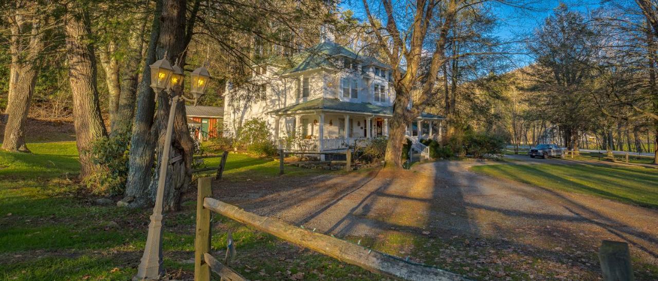 Taylor House Inn バナー・エルク エクステリア 写真