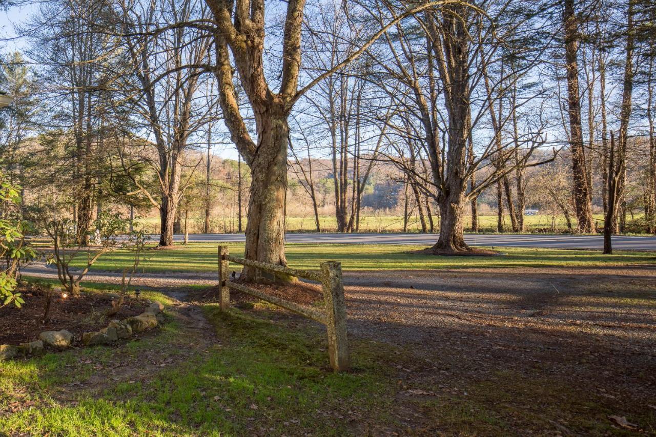 Taylor House Inn バナー・エルク エクステリア 写真
